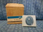 2409326 Gm Nos Glass Lamp Lens Truck
