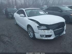 1358899 Audi Used Center High Mount Stop Light Fits 2011 A5 Grade A