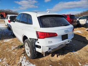 3372146 Audi Used Center High Mount Stop Light Fits 2018 Q5 Grade A