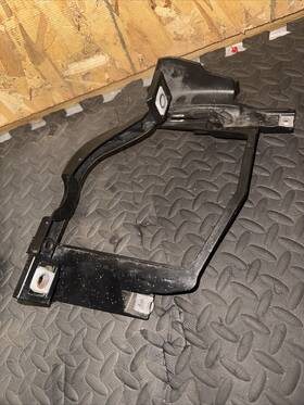 158737-00 Bmw 04-10 E60 5-series 535i Front Left Headlight Support Bracket