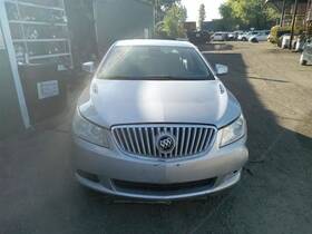 176.gm4l10 Buick Lacrosse 2010 High Mounted Stop Light 833090