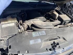 1465859 Chevrolet Used Center High Mount Stop Light Fits 2006 Tahoe Grade A