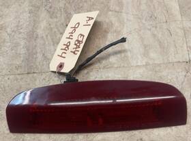 176-994994 Chevrolet 2004-2007 Chevy Malibu 3rd Brake Center Light Avoidance Lamp Oem