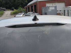176.gm1h22 Chevrolet Malibu 2022 High Mounted Stop Light 1071071