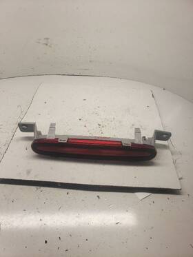 176.gm1q02 Chevrolet Impala 2002 High Mounted Stop Light 1119829