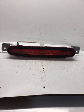 176.gm1q04 Chevrolet Impala 2004 High Mounted Stop Light 1113902