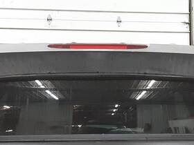 2042281 Chevrolet Used Center High Mount Stop Light Fits 2006 Avalanche 1500 Grade A