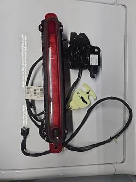 22909969 Chevrolet 2013 2016 Malibu Rear Third 3rd Brake Light High Lamp Oem