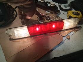 Chevrolet 25821852 2004-12 Gmc Canyon Colorado Third Brake And Cargo Light Lamp Assembly
