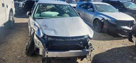 4131026 Chevrolet Used Center High Mount Stop Light Fits 2009 Malibu Grade A