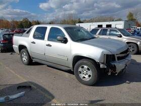 5000310 Chevrolet Used Center High Mount Stop Light Fits 2011 Avalanche 1500 Grade A