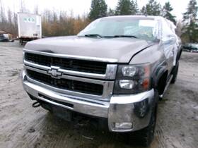 Chevrolet 7014217 Used Center High Mount Stop Light Fits 2007 Silverado 2500 Pickup Gr
