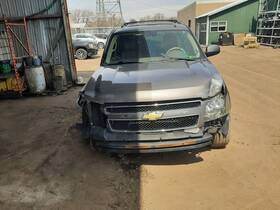 176.gm8c12 Chevrolet Truck Tahoe 2012 High Mounted Stop Light 942064