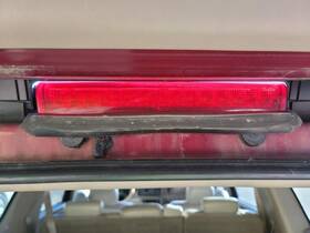 176.gm8j06 Chevrolet Truck Suburbn15 2006 High Mounted Stop Light 2136553