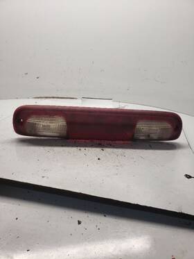 176.gm8m02 Chevrolet Truck Silvrdo15 2002 High Mounted Stop Light 1133582