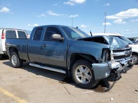 176.gm8m11 Chevrolet Truck Silvrdo15 2011 High Mounted Stop Light 3731539