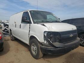 176.gm8u11 Chevrolet Truck Express25 2011 High Mounted Stop Light 4000635