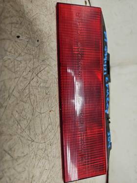 176-999421 Chrysler 04 Pt Cruiser 3rd Brake Light Avoidance Lamp Gate Mnt Oem