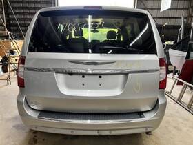 Chrysler 176.ch1411 Town Coun 2011 High Mounted Stop Light 104642144