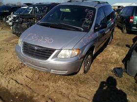 176.ch1605 Chrysler Town Coun 2005 High Mounted Stop Light 660693
