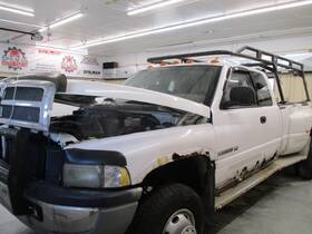 2897917 Dodge Used Center High Mount Stop Light Fits 2001 3500 Pickup Grade A