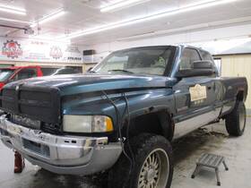 6035888 Dodge Used Center High Mount Stop Light Fits 1999 2500 Pickup Grade A