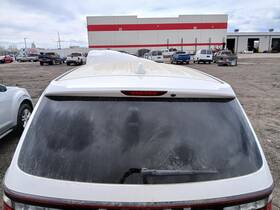 7309198 Dodge Used Center High Mount Stop Light Fits 2017 Durango Grade A