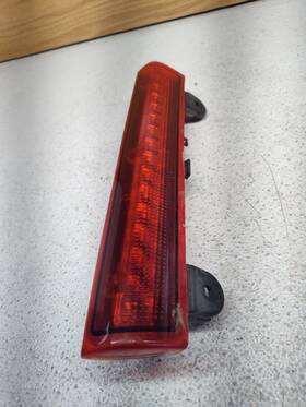 15170955 Dorman Oe Solutions 923-203 Center High Mount Stop Light For Chevy Gmc 00-06 Yukon