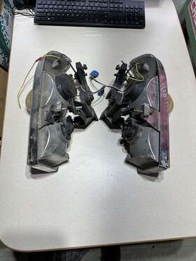Gm249-b0whw Eagle Eyes Projector Halo Headlights For 98-05 Chevrolet S10 Blazer - Chrome/clear