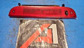 176-02006 Ford 06 Explorer 3rd Brake Light Avoidance Lamp Rear Center Mount With Washer Oem