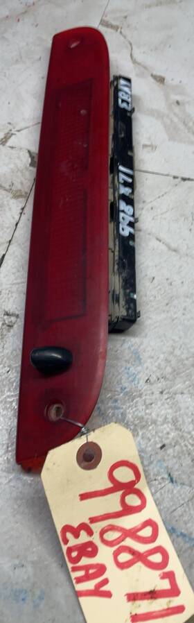 176-998877 Ford 02-10 Explorer Mountaineer 08-12 Escape Third 3rd Brake Light Avoidance Lamp Oem