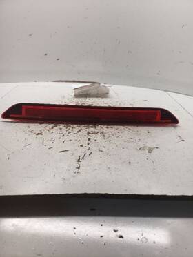 176.fd1g13 Ford Focus 2013 High Mounted Stop Light 1141612