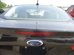 2052515 Ford Used Center High Mount Stop Light Fits 2014 Focus Mtd Lamp Grade