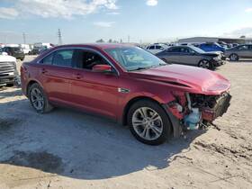 2381324 Ford Used Center High Mount Stop Light Fits 2016 Taurus Grade A 2381324 Ford Used Center High Mount Stop Light Fits 2016 Taurus Grade A