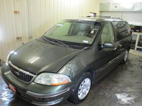 2781122 Ford Used Center High Mount Stop Light Fits 2003 Windstar Grade A