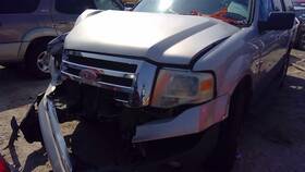 2974786 Ford Used Center High Mount Stop Light Fits 2007 Expedition Grade A