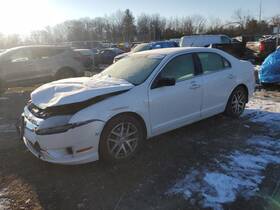 4207312 Ford Used Center High Mount Stop Light Fits 2012 Fusion Grade A
