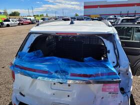 4684399 Ford Used Center High Mount Stop Light Fits 2018 Explorer Grade A