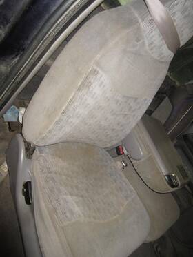 4949735 Ford Used Center High Mount Stop Light Fits 2000 F250sd Pickup Grade A