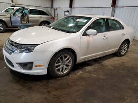 5885768 Ford Used Center High Mount Stop Light Fits 2010 Fusion Grade A