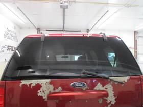 6582326 Ford Used Center High Mount Stop Light Fits 2006 Expedition Grade A