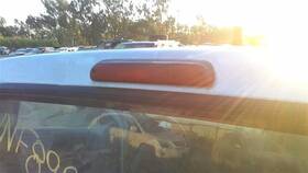 F37z13a613b Ford Used Center High Mount Stop Light Fits 1994 Ranger Without Cargo Lamp Grade A