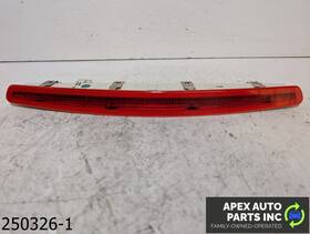 22795012 Genuine Gm Parts Oem 2011-2013 Buick Regal 2.0l Center High Mount Third 3rd Brake Stop Light