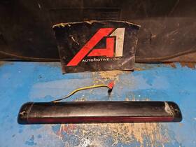 Gm Trucks 176-01998 98 Blazer S10/jimmy S15 3rd Brake Light And Avoidance Lamp Rear Cab Roof Mount Oem