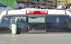Gmc 3067034 Used Center High Mount Stop Light Fits 2018 Canyon Grade A
