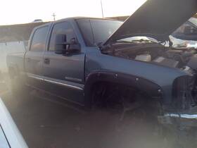 Gmc 5175463 Used Center High Mount Stop Light Fits 2006 Sierra 2500 Pickup Grade A