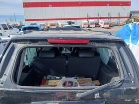 Gmc 6285887 Used Center High Mount Stop Light Fits 2011 Yukon Xl 1500 Grade A