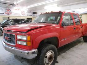 Gmc 6760840 Used Center High Mount Stop Light Fits 1998 3500 Pickup Grade A