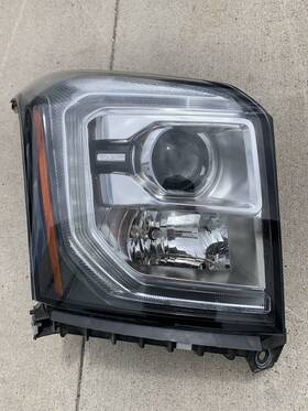 84564096 Gmc 2015-2020 Yukon Right Passenger Side Headlight Xenon Hid Oem