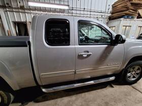 926770 Gmc Used Center High Mount Stop Light Fits 2008 Sierra 1500 Pickup Grade A